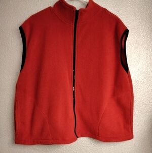 Black Mountsin  Fleece Vest    Size  L